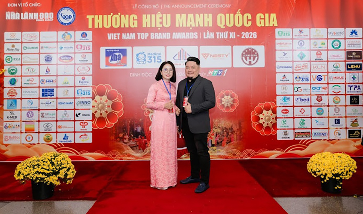 Việc tiếp tục được vinh danh tại Thương hiệu Mạnh Quốc Gia lần XI – năm 2026 không chỉ là sự ghi nhận cho những nỗ lực của Việt Á Châu trong thời gian qua, mà còn là động lực để doanh nghiệp kiên định con đường phát triển đã lựa chọn, không ngừng nâng cao năng lực cạnh tranh và giá trị thương hiệu trong giai đoạn tiếp theo.  Danh hiệu này một lần nữa khẳng định uy tín của Công ty Cổ phần Đầu tư và Phát triển Việt Á Châu trên thị trường, góp phần lan tỏa hình ảnh doanh nghiệp Việt bản lĩnh, bền bỉ và sẵn sàng hội nhập.
